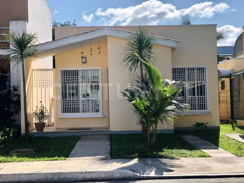 Imagen 1 de 13 de Se Vende Casa En Marsella, 3 Recamaras 2 Baños, Playa Del Carmen P3678