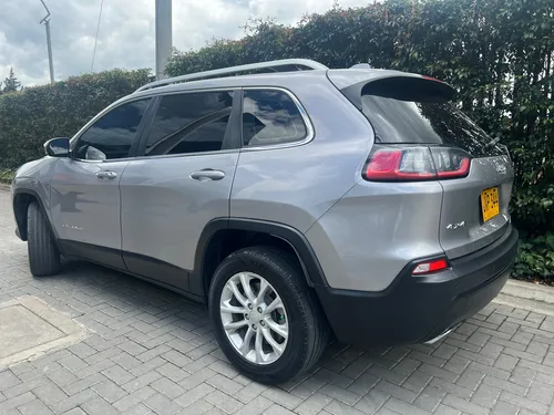 Jeep Longitud Modelo 2020
