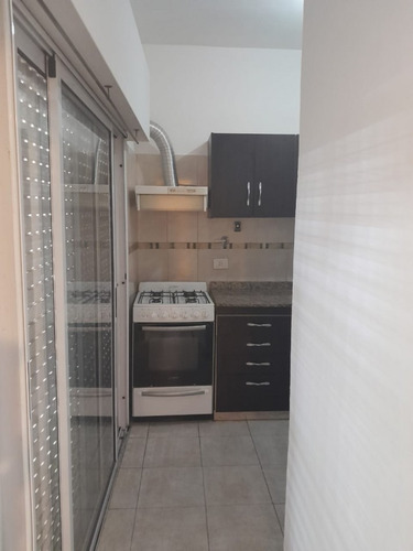 Imagen 9 de 10 de Excelente Departamento De 3 Ambientes Con Cochera En Bernal