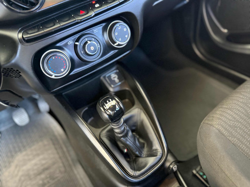 Fiat Cronos 1.3 Drive Flex 4p