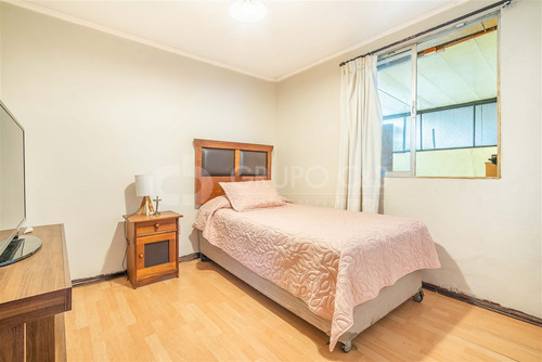 Casa En Venta De 4 Dorm. En Macul