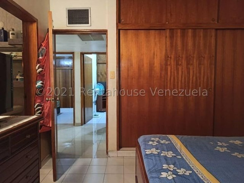 Imagen 20 de 27 de Jorge Sayegh, Vende Hermoso Town House #22-13404
