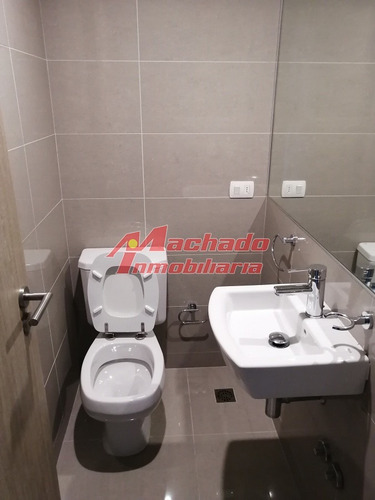 Hermoso Apartamento En Torre Nueva De Categoria A Pasos Del Mar- Ref: 3426