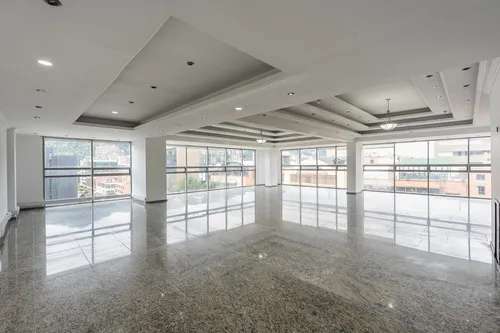 Edificio En Arriendo/venta En Chico Norte. Cod A1094082