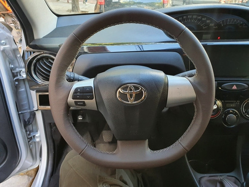 Tapizado De Cuero Más Volante Toyota Etios
