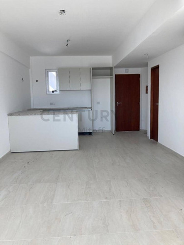 Imagen 1 de 9 de Semipiso De Tres Dormitorios A Estrenar En Venta En La Plata