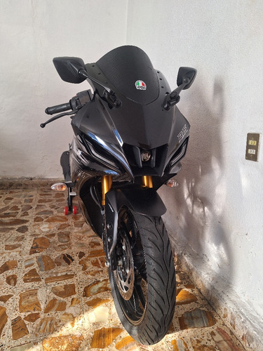 Yamaha R 15 V4