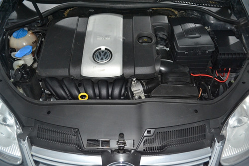 Volkswagen Vento 2.5 Advance M/t 2009 -imolaautos-