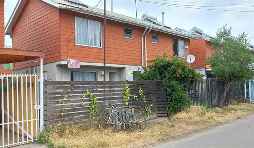 Casa En Venta De 3 Dorm. En Curicó