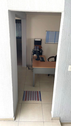 Edificio De 3 Niveles En Venta En Pensador Mexicano, Venustiano Carranza