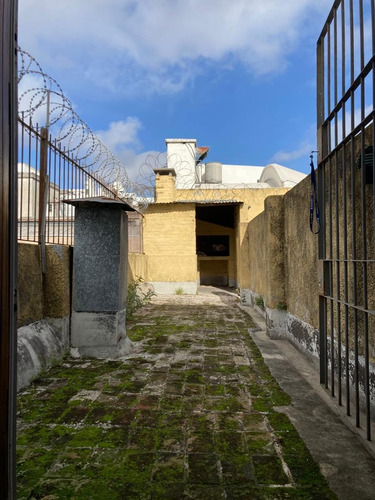 Imagen 3 de 15 de Va1131 Venta Amplia Casa 3dorm,balcón,azotea Con Parrillero Centro