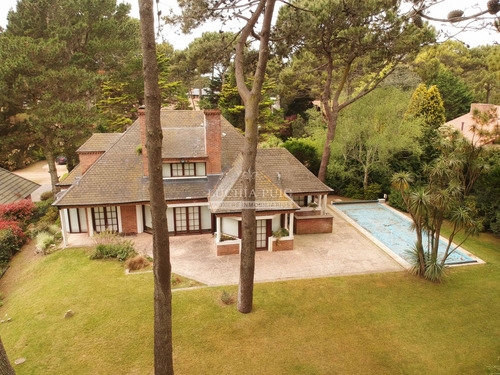 Casa En Alquiler De Verano - Vista Al Golf De Pinamar