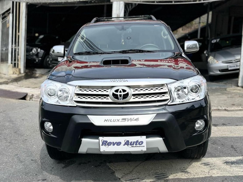 Toyota Hilux SW4 3.0 SRV 4X4 7 LUGARES 16V TURBO INTERCOOLER
