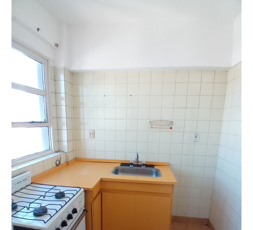 Lindo Departamento De 2 Ambientes En La Calle Esmeralda Al 800, Retiro