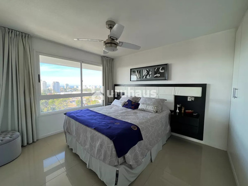 Apartamento A La Venta 3 Dormitorios Y 2 Cocheras - Punta Del Este