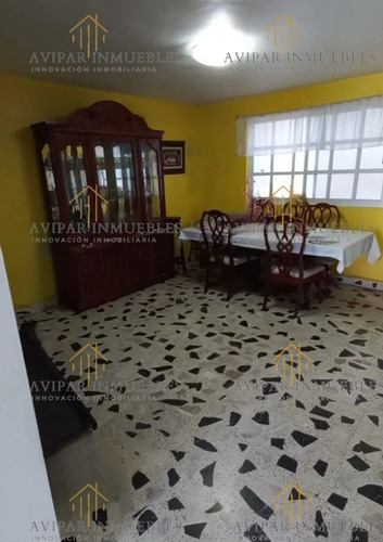 Cda. Hidalgo, Pueblo San Juan Ixtacala, Tlalnepantla, Méx. Ton-039 (vdrp7000000)