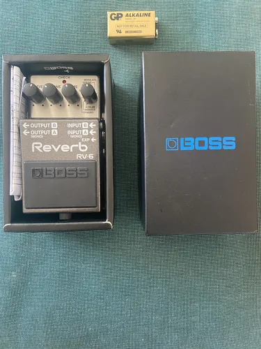Pedal de efeito Boss Reverb RV-6 preto