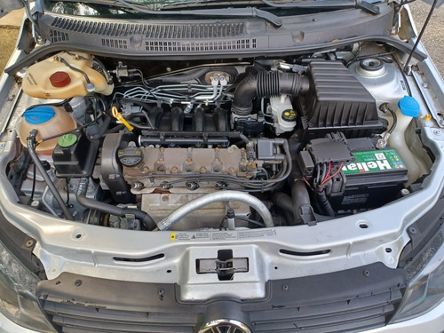 Imagem 12 de 13 de Volkswagen Voyage 2018 1.6 Msi Comfortline Total Flex 4p