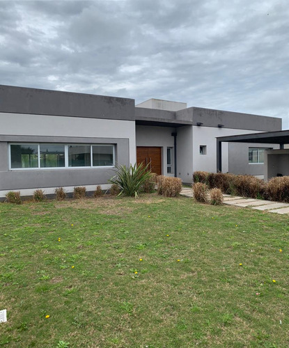 Casa En Country Lomas De City Bell Alquiler