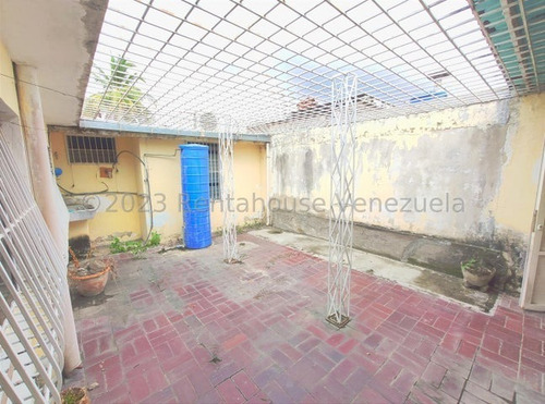 Imagen 23 de 30 de $/$/$/$ Acogedora Casa En Cabudare ++urb. El Trigal ++ Ampliada ++ A Una Cuadra Cc Trigalpa++ Seniat **0412+.056.+03.+76 ** L.t ** /co/-di/-go/ 23-24476