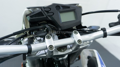 Imagen 15 de 23 de Motomel Xmm 250cc Moto Enduro Deportivo 2023
