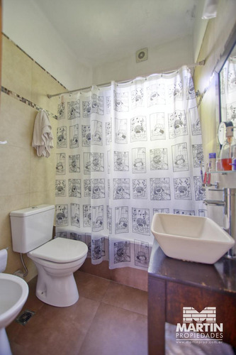 Casa Antigüa Totalmente Reciclada, 4 Ambientes, Depend, Patio. Excelente Ubicación.