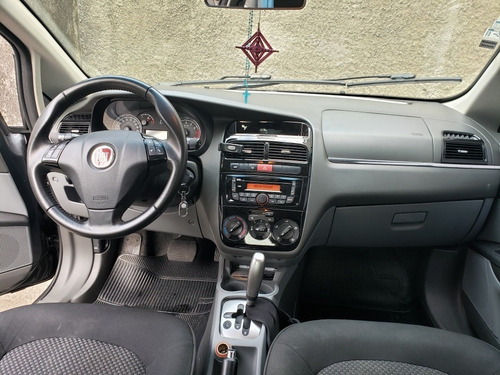 Fiat Linea 2014 1.8 16v Essence Flex Dualogic 4p