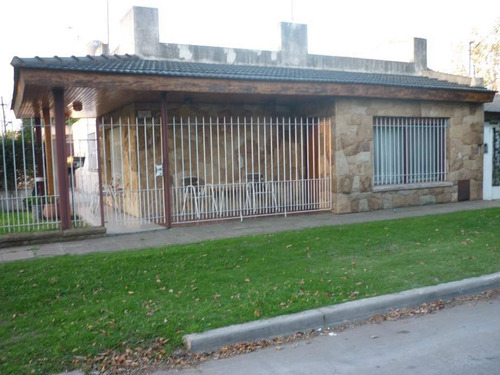 Imagen 3 de 13 de Chalet En Venta En Ituzaingo Norte