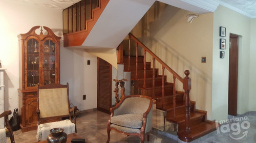 Imagen 4 de 19 de Casa En Venta De 3 Dormitorios C/ Cochera En Barrio Parque