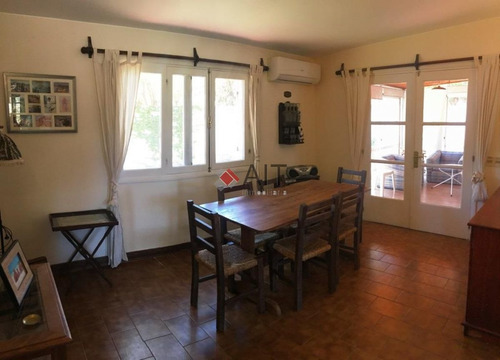 Imagen 4 de 21 de Chalet Tradicional 3 Dormitorios Y Servicio En Paradas Mansa A 4 Cuadras Del Mar!