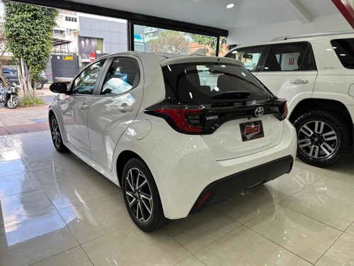 Imagen 8 de 11 de Toyota Yaris Hatch Back