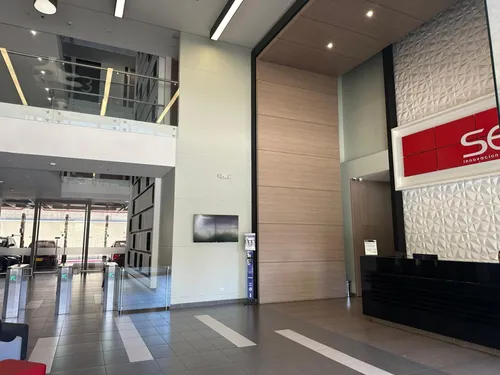 Oficina En Arriendo/venta En Chico Norte. Cod V1004432