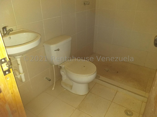 Imagen 7 de 8 de Casa En Venta En Villa Privada, A Pocos Minutos De Coro # 22-6773 04146954944