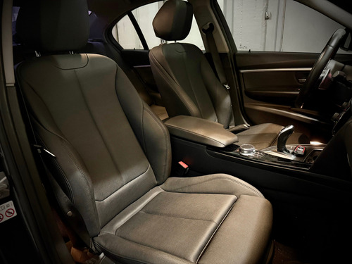 BMW Serie 3 3.0 330i Sedan Sport Line 252cv