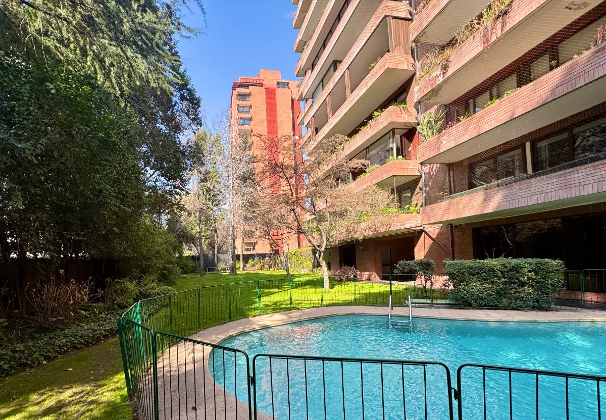 Imagen 1 de 19 de Vende Las Nieves Parque Bicentenario Jardín Piscina Vitacura