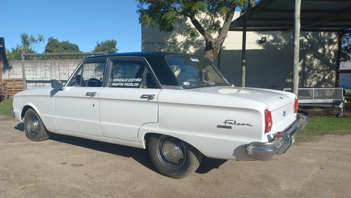 Imagen 2 de 8 de Ford Falcon Deluxe