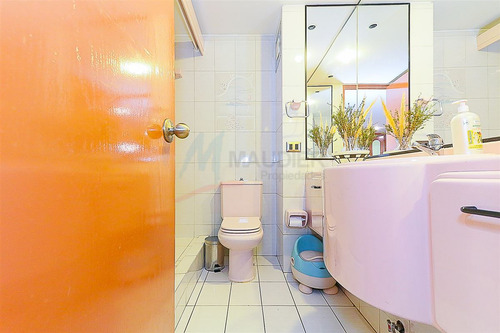 Departamento En Venta De 5 Dorm. En Providencia
