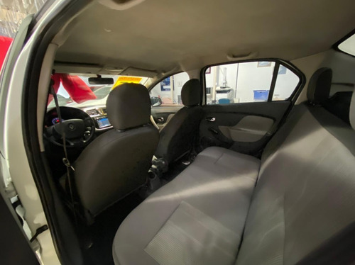 Imagem 13 de 15 de Renault Logan 2015 1.0 Flex Expression 16v Branco