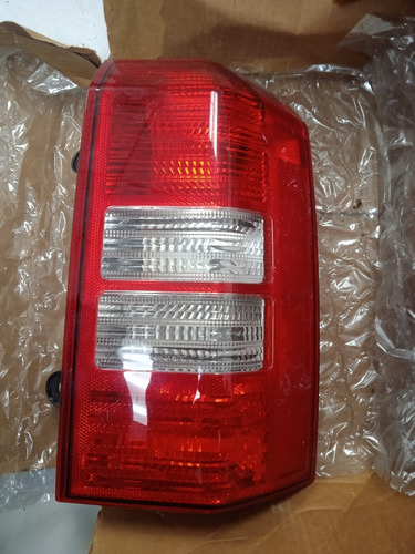 Stop Trasero Derecho Jeep Patrio 2008/2017