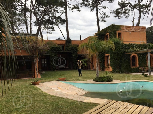 Imagen 5 de 30 de Punta Del Este, Barrio Privado, 700 M2 Construidos.- Ref: 54308