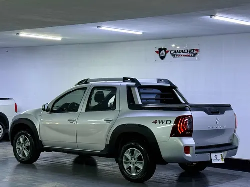 Renault Oroch 2.0 intens 4x4 mecanica (financiamiento) 1 dueño