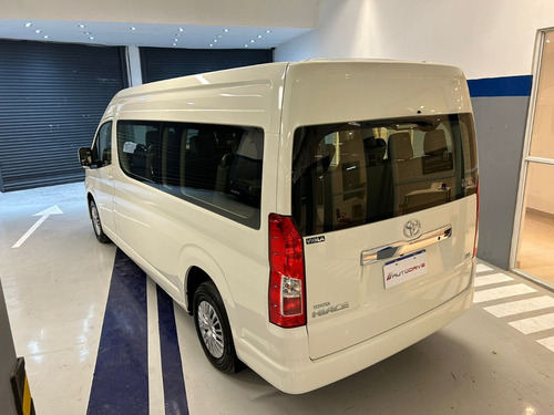 Toyota Hiace 2.8 Tdi Commuter 6at 14a
