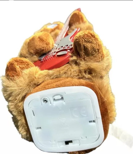 Peluche Carpincho Capibara Canta Baila Y Habla Repite Marrón Claro