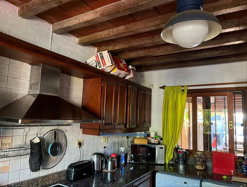 Imagen 6 de 14 de Impecable Casa En La Mejor Calle De Parque Miramar