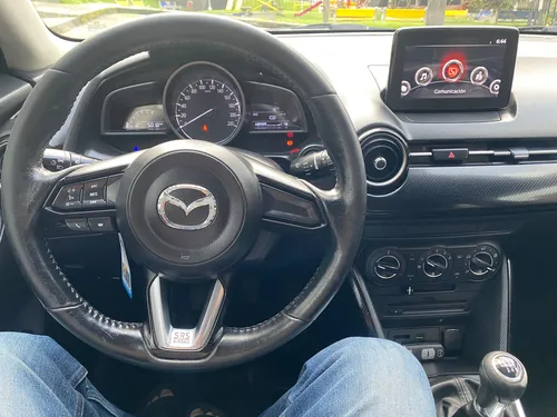 Mazda 2 1.5 Touring mecanico