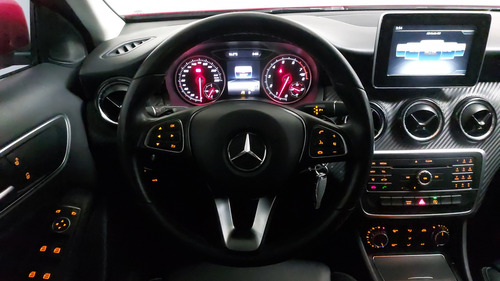 Mercedes-Benz Clase GLA 1.6 GLA 200 DCT