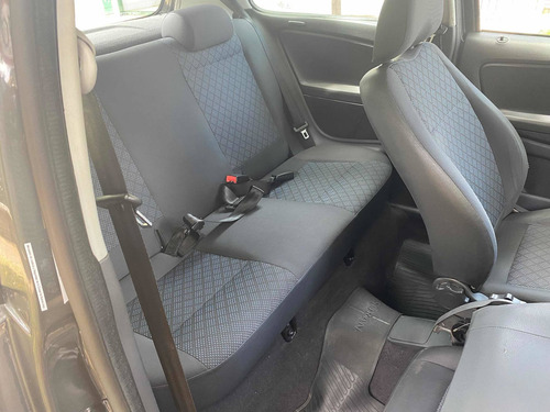 Imagen 14 de 18 de Volkswagen Fox 2013 1.6 Comfortline 3 P