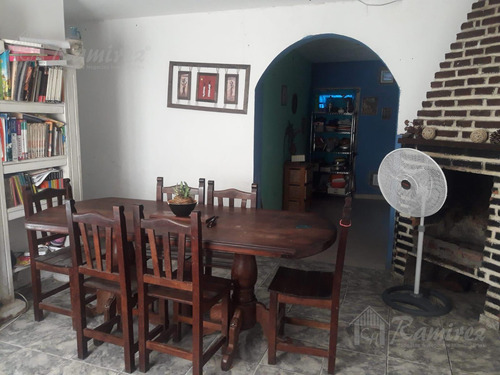 Casa 4 Ambientes En Venta - La Reja, Moreno