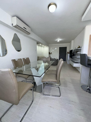 Alquiler De Apartamento En El Bosque Res. Holyday Palace