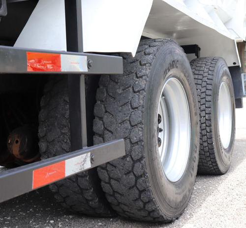 Volkswagen 26.280 - 6x4 Ano 2022 Com Cacamba Facchini 16m3